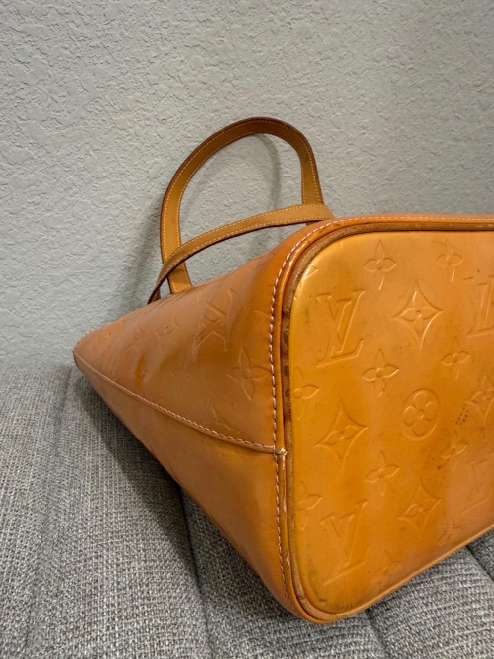 Louis Vuitton Amber Vernis Monogram Tote - Picture 4 of 13